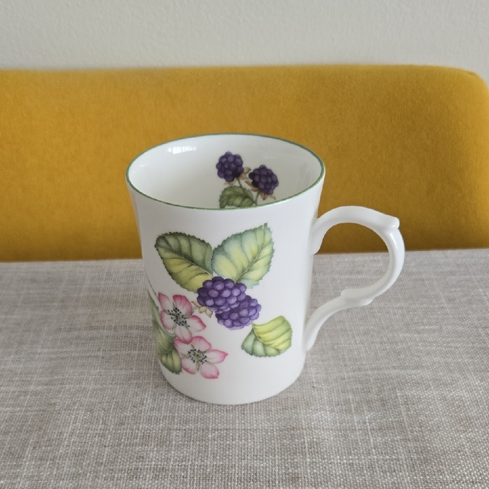 Kingsbury Fine Bone China Floral White Ceramic Mug Made In England